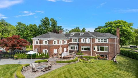 A home in Grosse Pointe Park