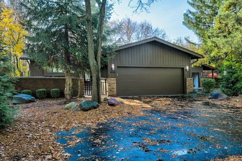 A home in Bloomfield Twp