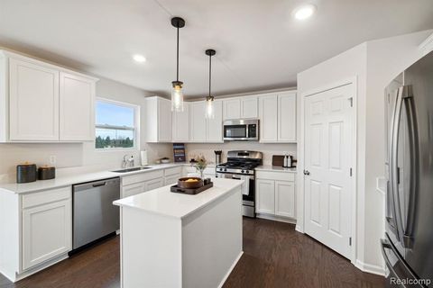 A home in VanBurenCharterTownship_Wayne