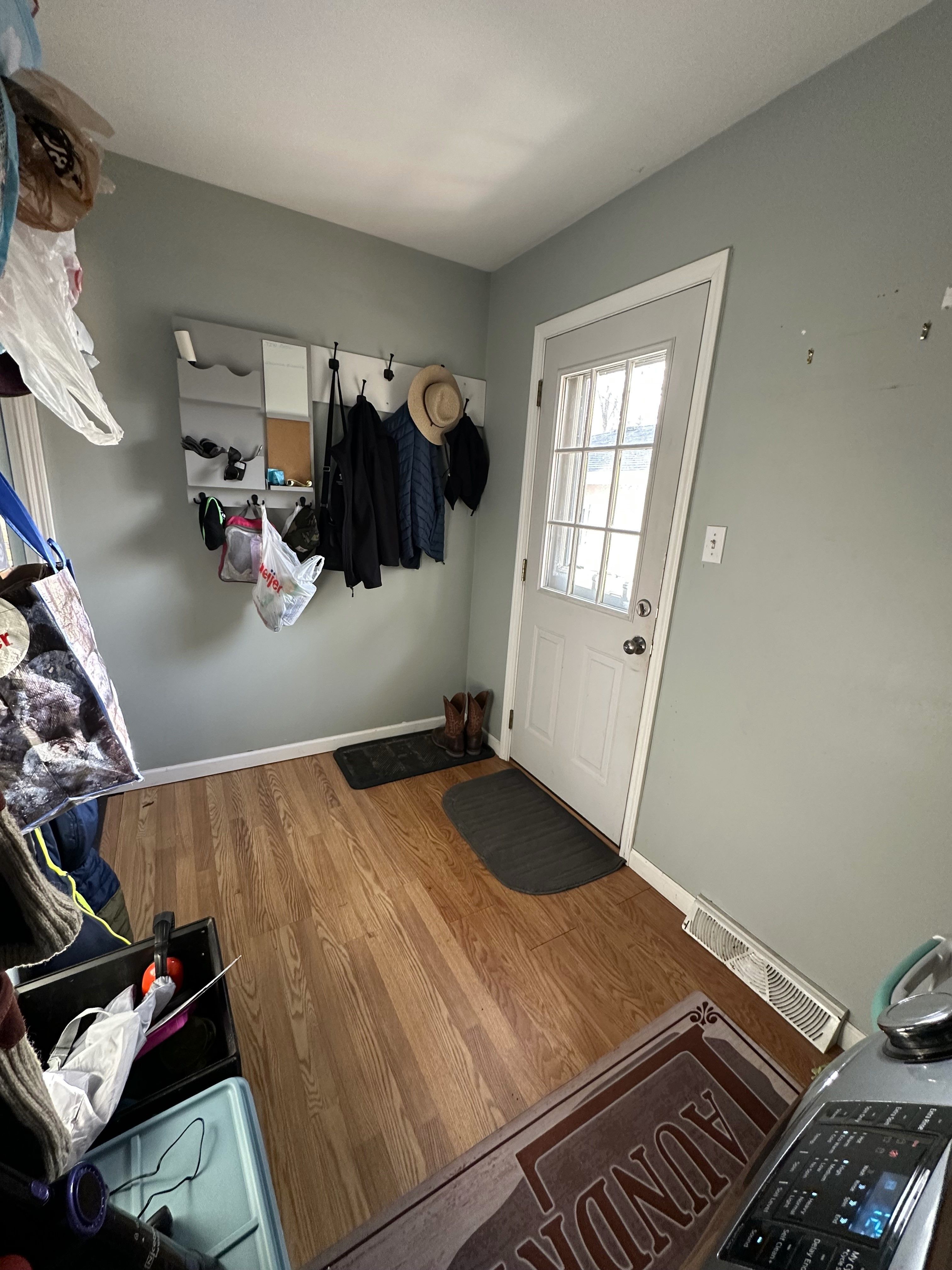 Pontiac, Michigan 48340, United States, 3 Bedrooms Bedrooms, ,1 BathroomBathrooms,Residential,Pending,88388