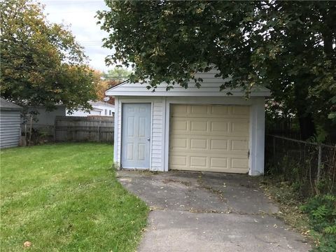 A home in Harper Woods