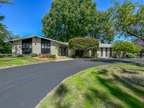 A home in West Bloomfield Twp