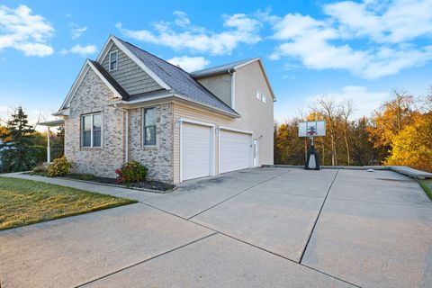 A home in Grand Blanc Twp