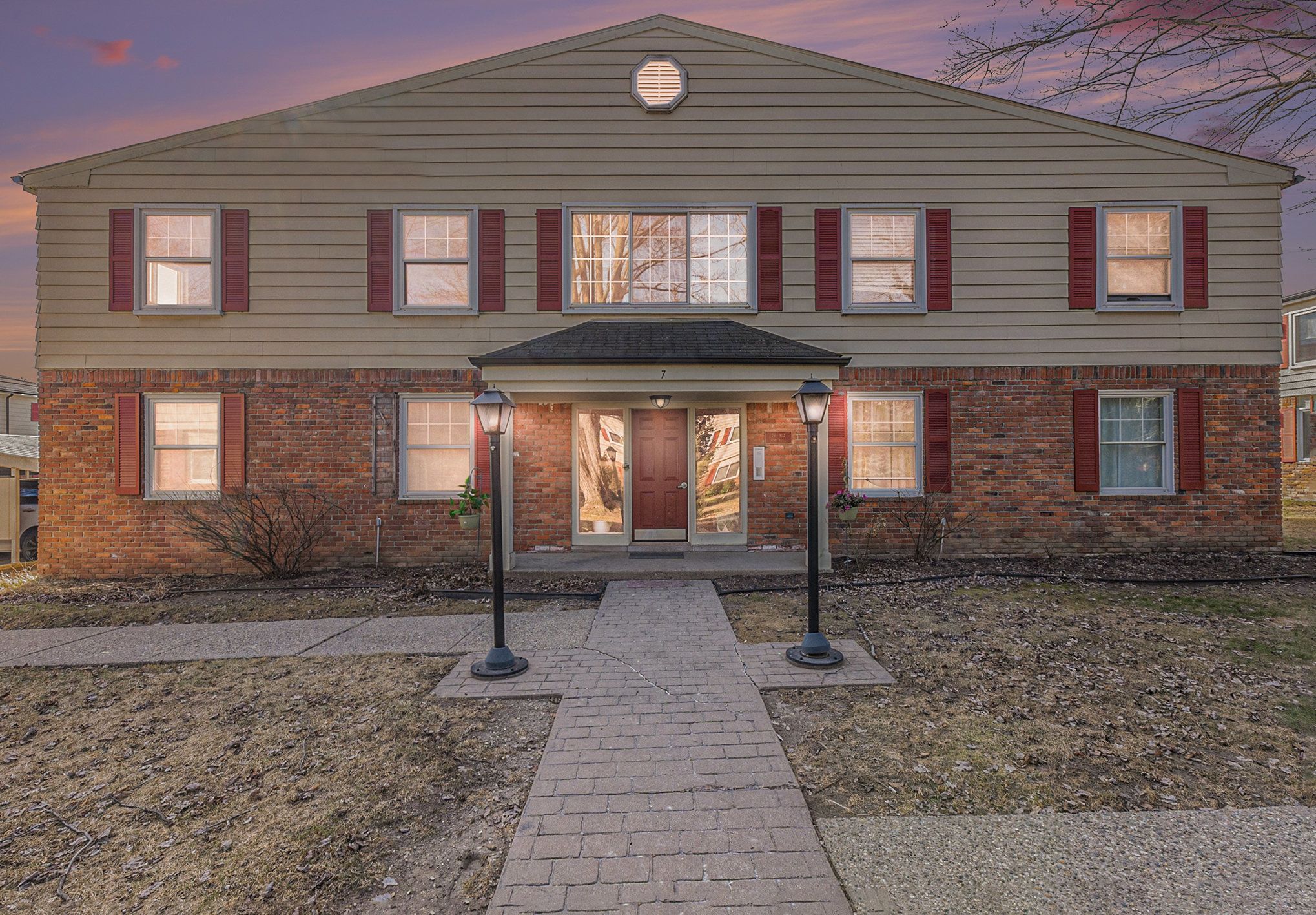793 W MAPLE Road