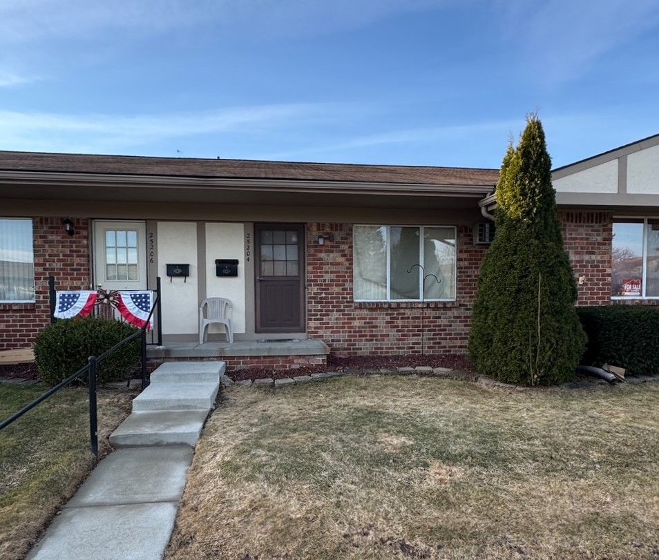 25204 Franklin Terrace 6

                                                                             South Lyon                                

                                    , MI - $90,000