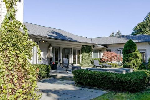 A home in Bloomfield Hills