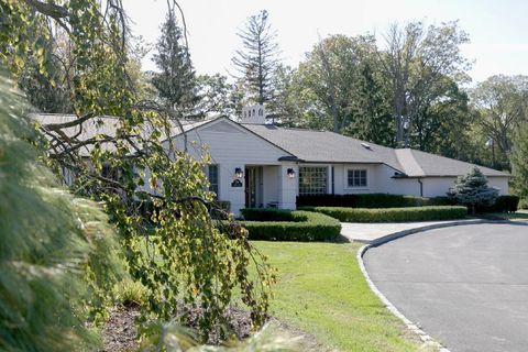 A home in Bloomfield Hills