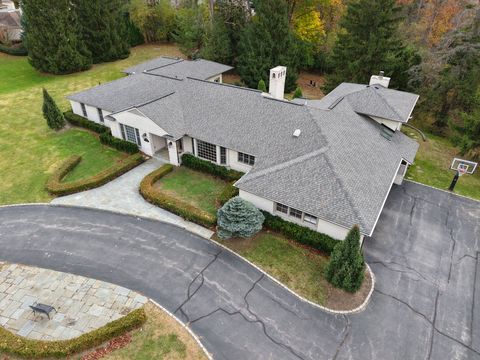 A home in Bloomfield Hills