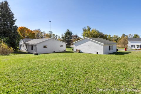 A home in Casnovia Twp