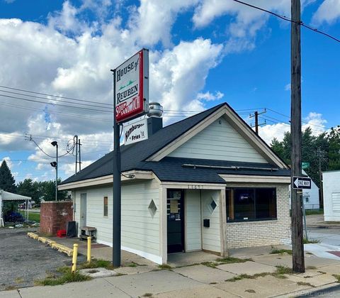 14693 E 8 Mile Road Warren City MI 48089