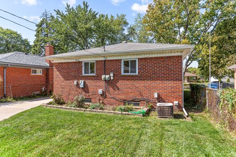 A home in Dearborn Heights