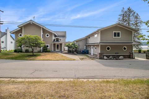 A home in Pentwater Vlg