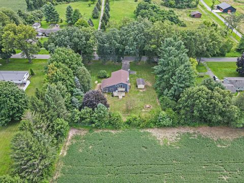 A home in Fredonia Twp