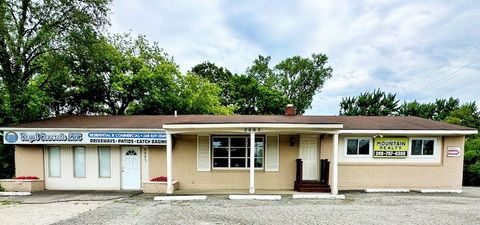5663 HIGHLAND Road Waterford Charter Township Oakland MI 48327