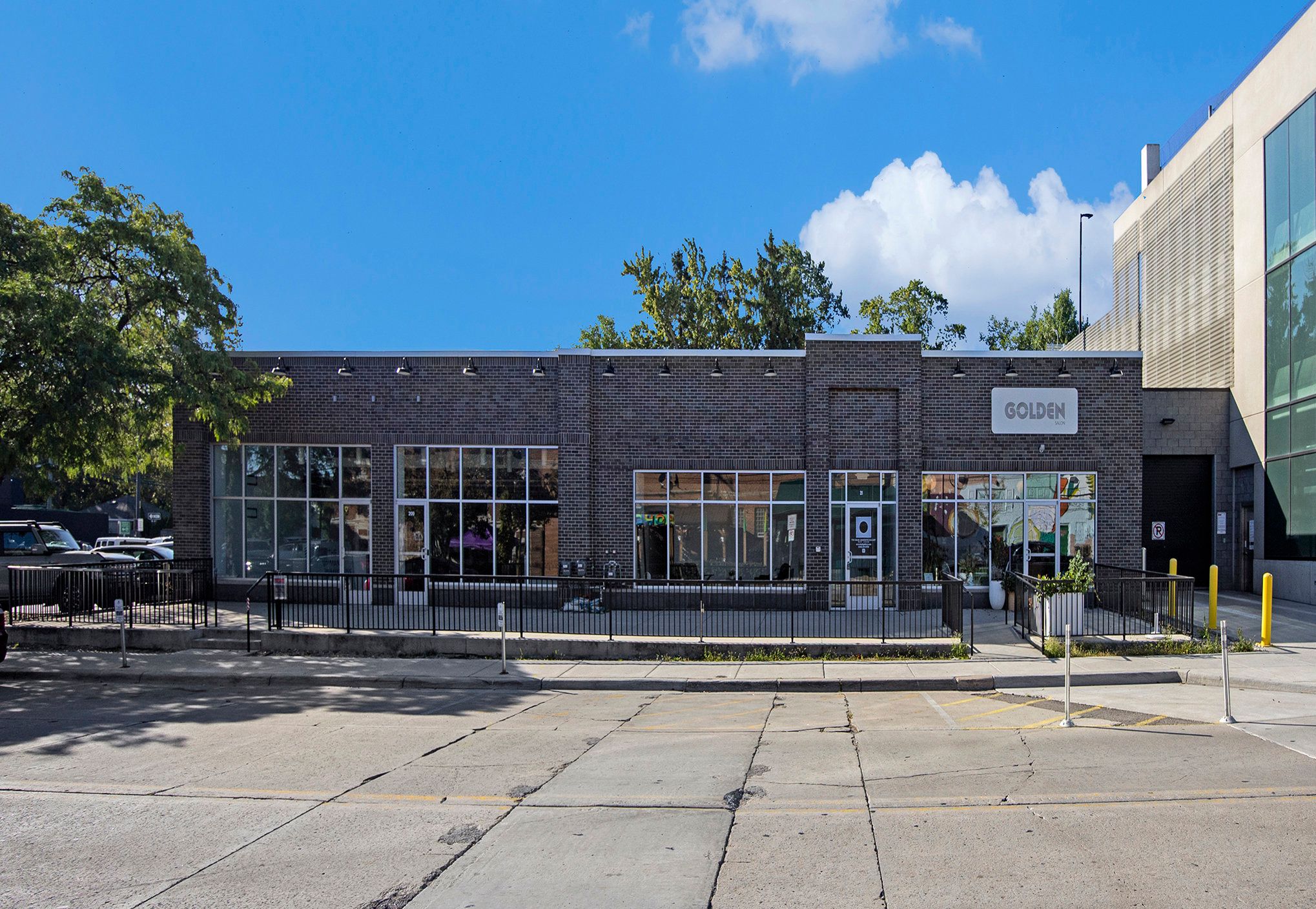 211 W TROY Street