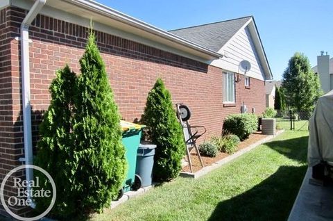 A home in NEW BALTIMORE