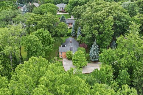 A home in Bloomfield Hills