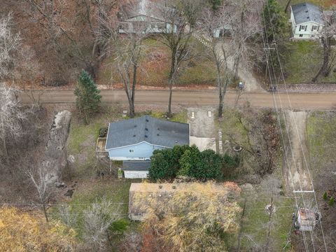 A home in West Bloomfield Twp