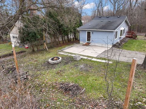 A home in West Bloomfield Twp