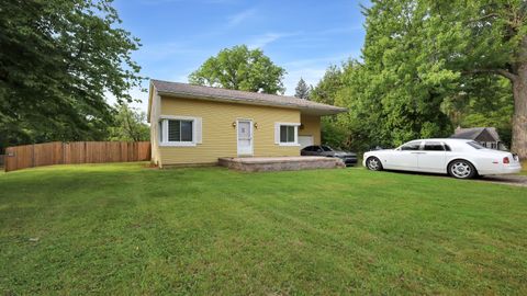 A home in West Bloomfield Twp