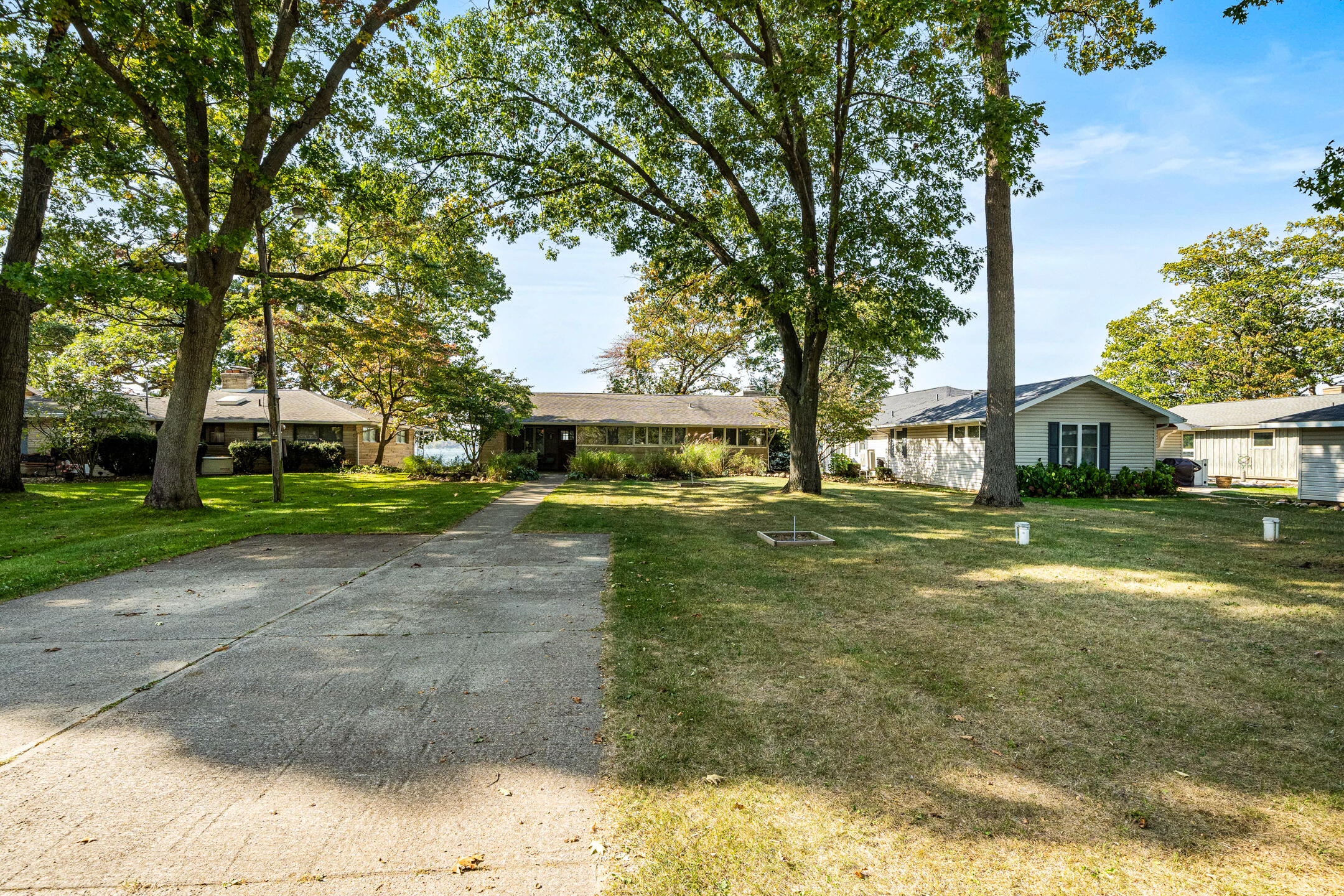 50286 E Lakeshore Drive
