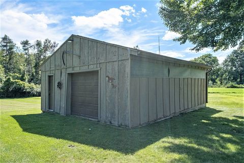 A home in Hartland Twp