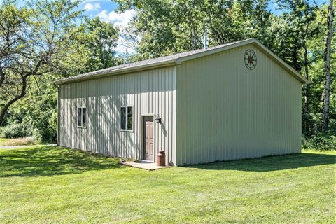 A home in Hartland Twp