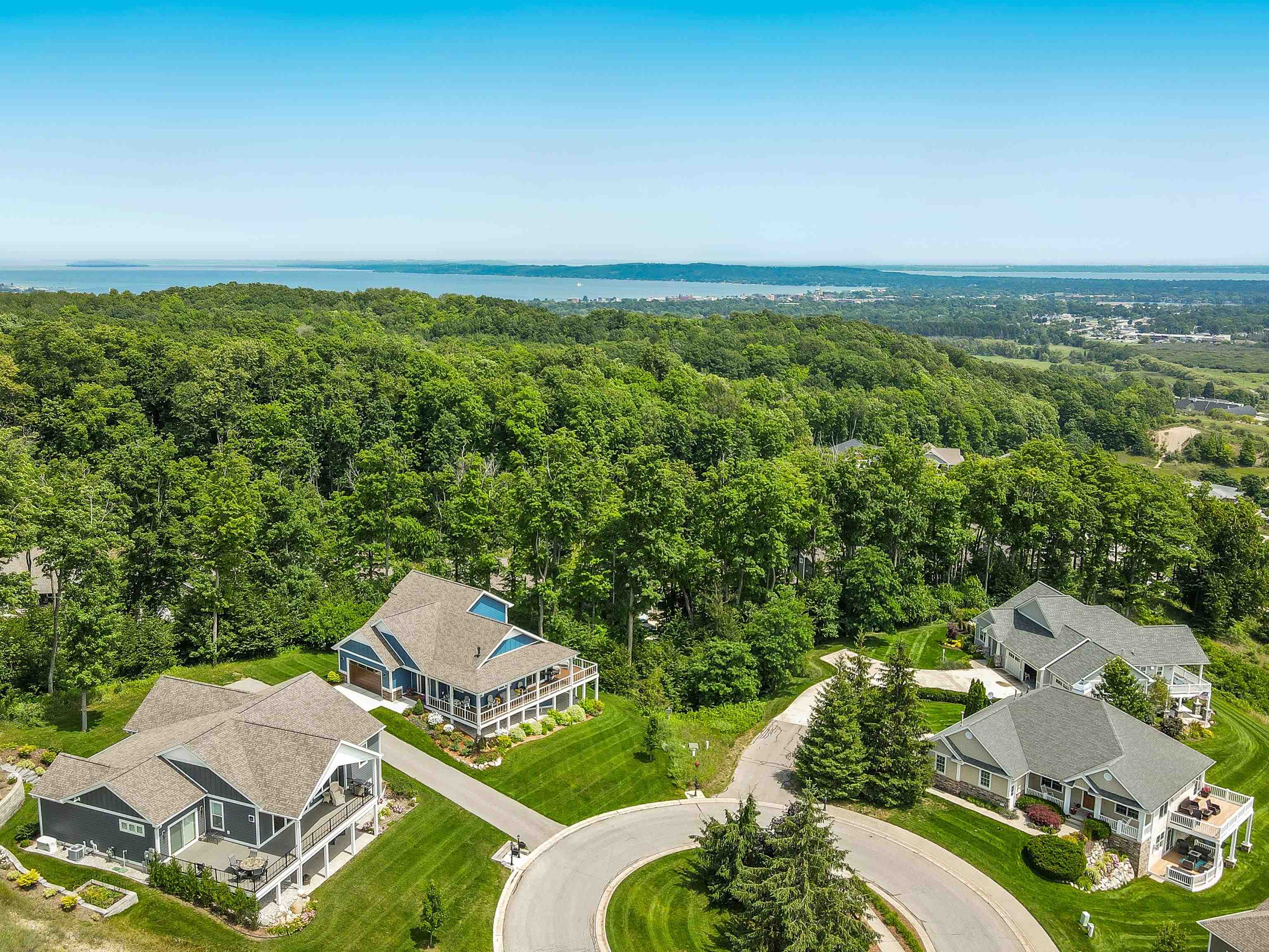 Photo 3 of 60 of 4245 Eagles View house