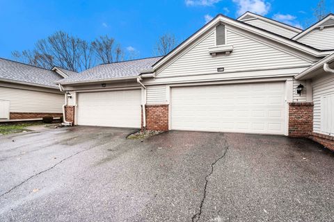 A home in West Bloomfield Twp