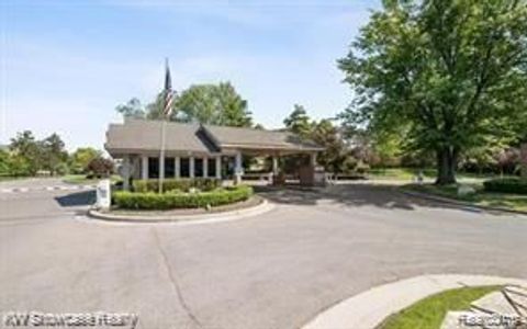 A home in West Bloomfield Twp