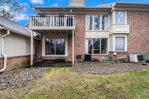 A home in West Bloomfield Twp