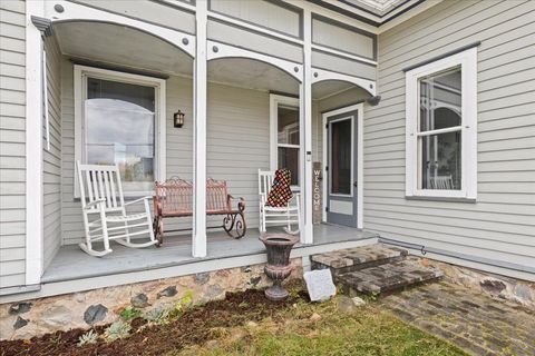 A home in Metamora Vlg