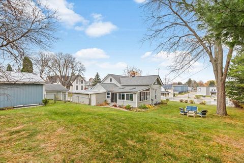 A home in Metamora Vlg