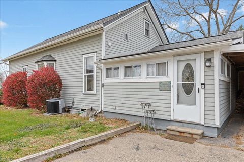 A home in Metamora Vlg