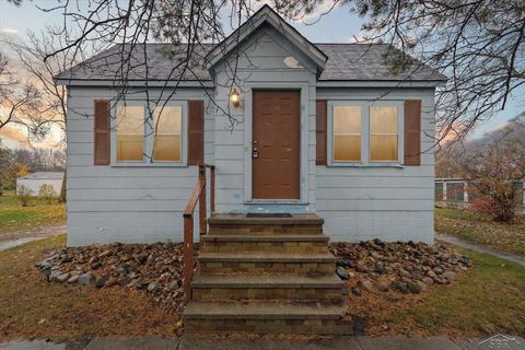 930 E Pine Street Sebewaing Village MI 48759