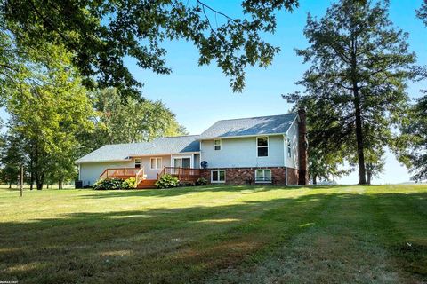 A home in Almont Vlg