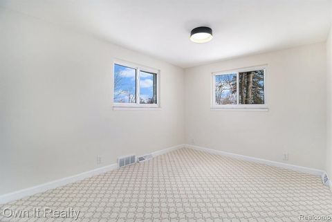 A home in RoyalOakCity_Oakland