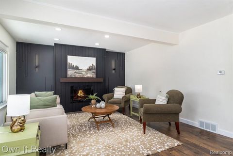 A home in RoyalOakCity_Oakland