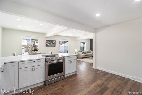 A home in RoyalOakCity_Oakland