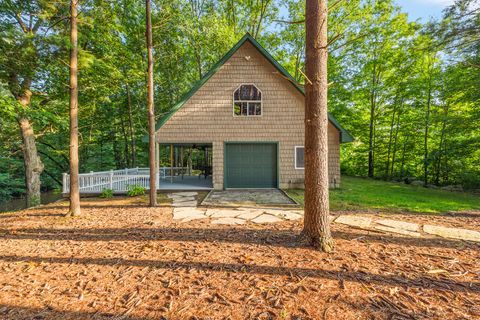 A home in Davison Twp