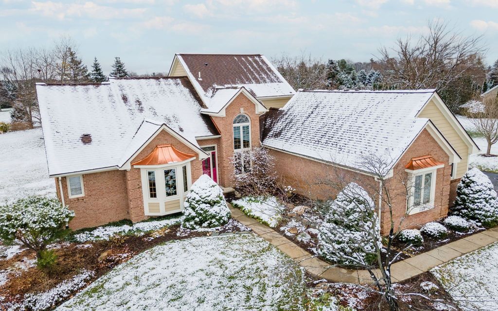Photo for 1160 Valleyview Drive, Orion Township, MI 48348 (MLS # 20221061888)