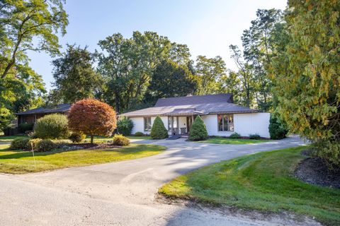 A home in West Bloomfield Twp