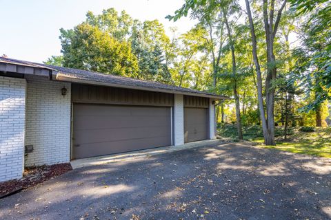 A home in West Bloomfield Twp