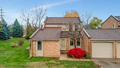 A home in West Bloomfield Twp