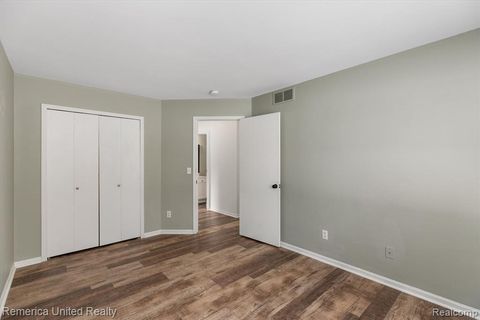 A home in SouthLyonCity_Oakland