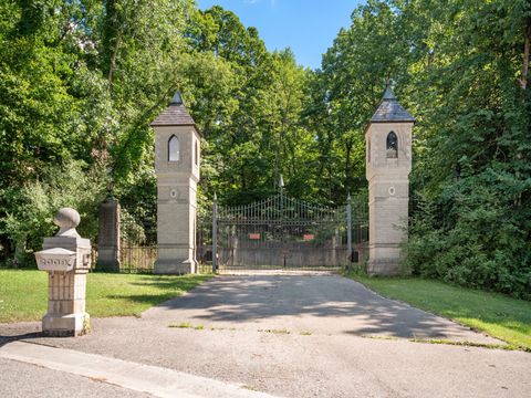 A home in Oakland Twp