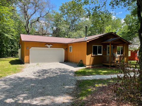 A home in Roscommon Twp