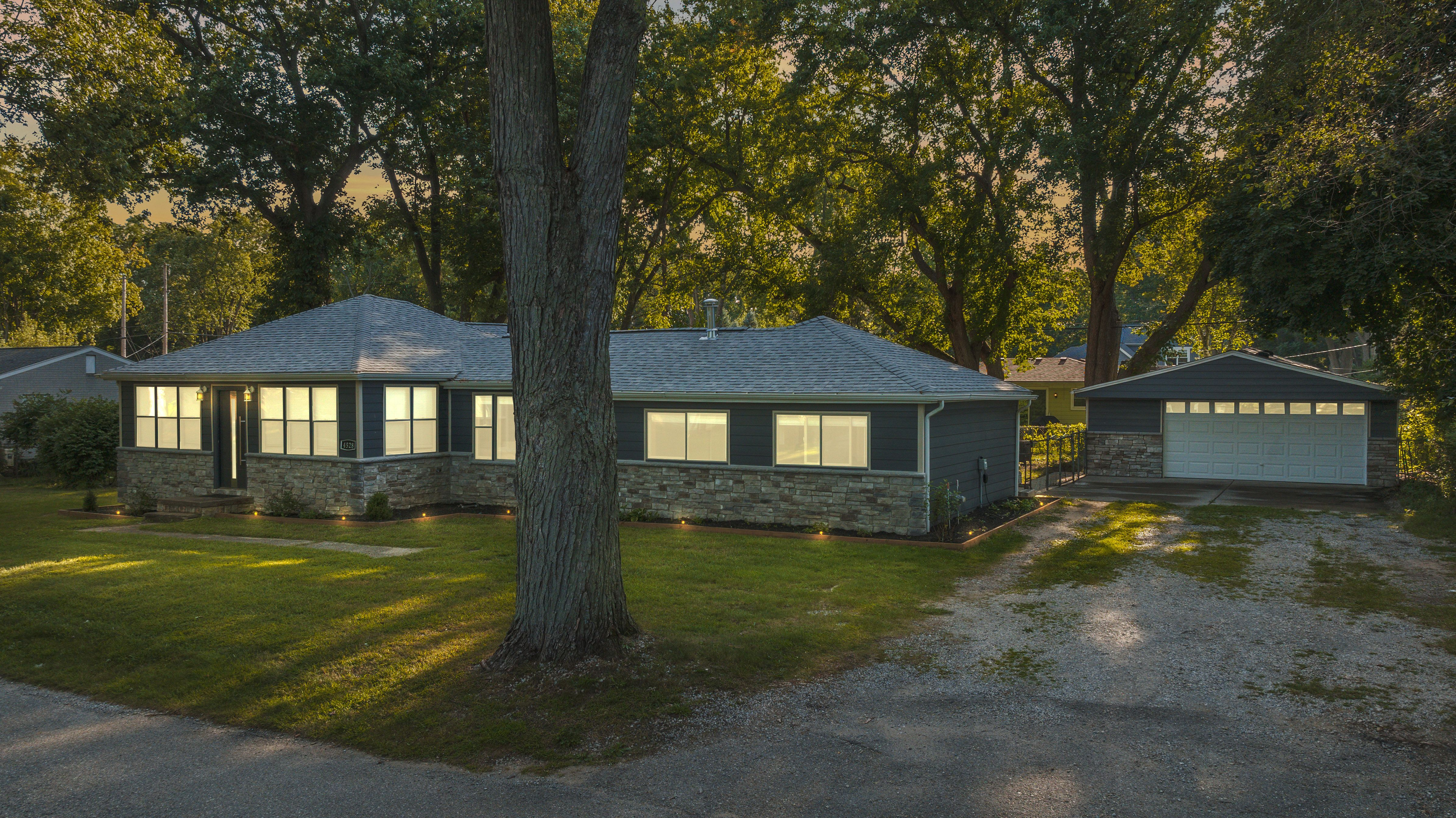 View West Bloomfield Twp, MI 48323 house