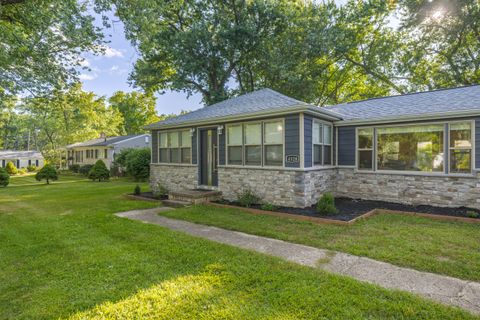 A home in West Bloomfield Twp