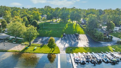 A home in West Bloomfield Twp